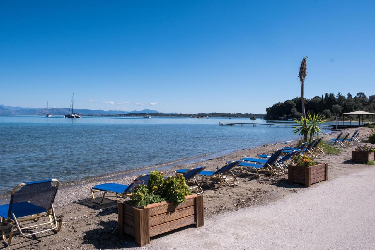 Christina Beachfront Rooms By Hotelius Petrití エクステリア 写真