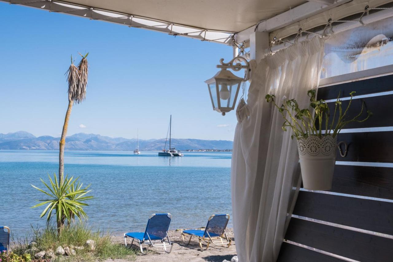 Christina Beachfront Rooms By Hotelius Petrití エクステリア 写真