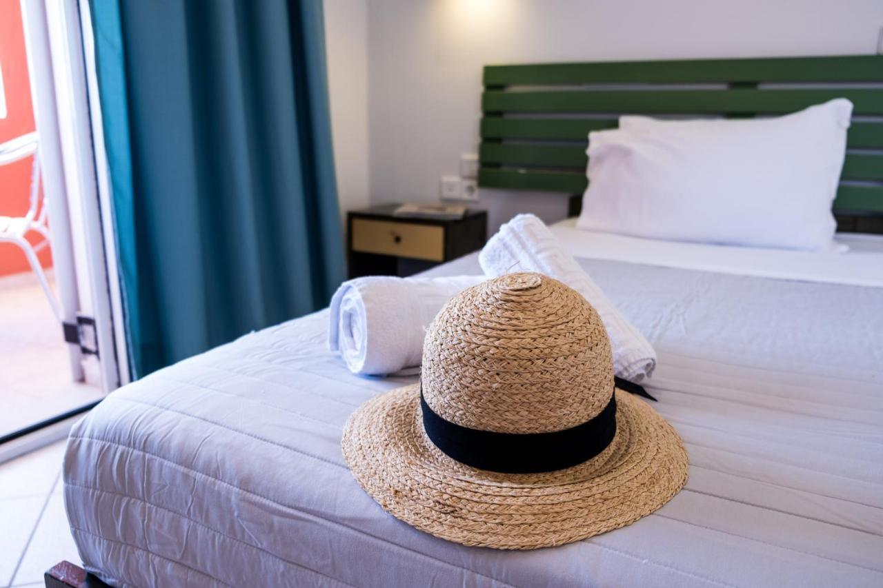 Christina Beachfront Rooms By Hotelius Petrití エクステリア 写真