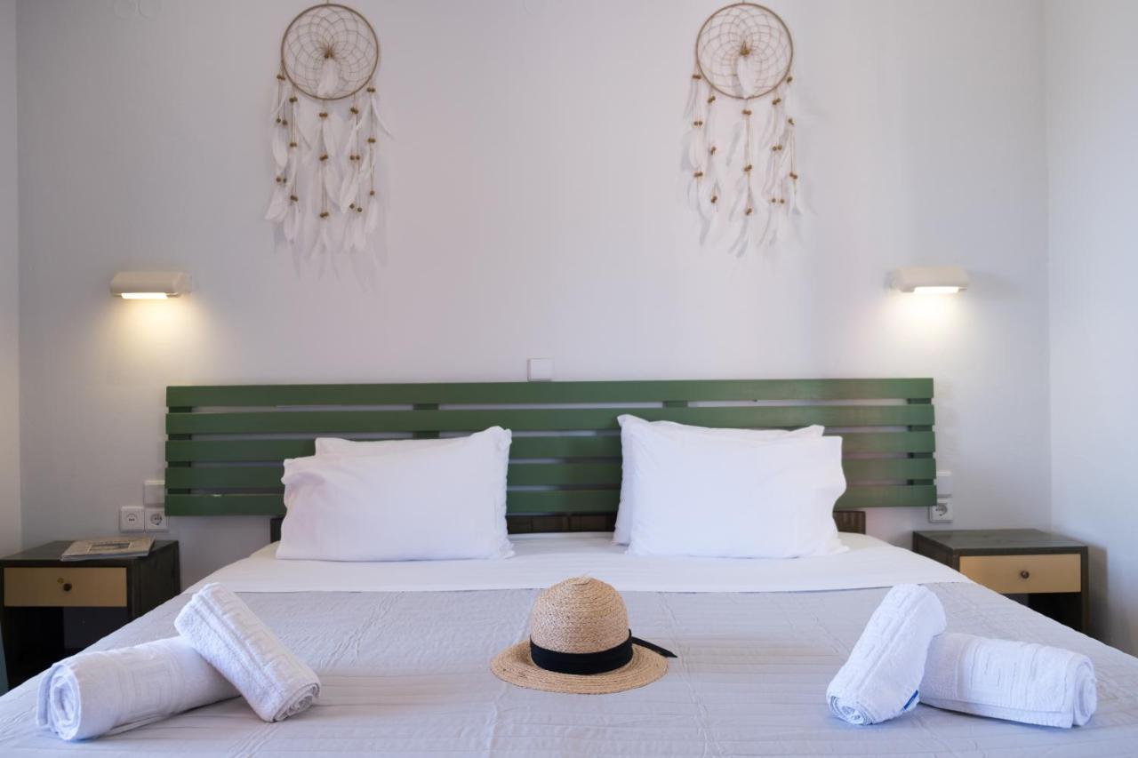 Christina Beachfront Rooms By Hotelius Petrití エクステリア 写真