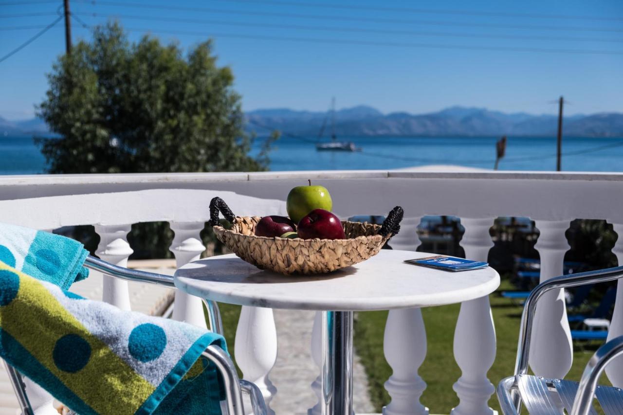 Christina Beachfront Rooms By Hotelius Petrití エクステリア 写真