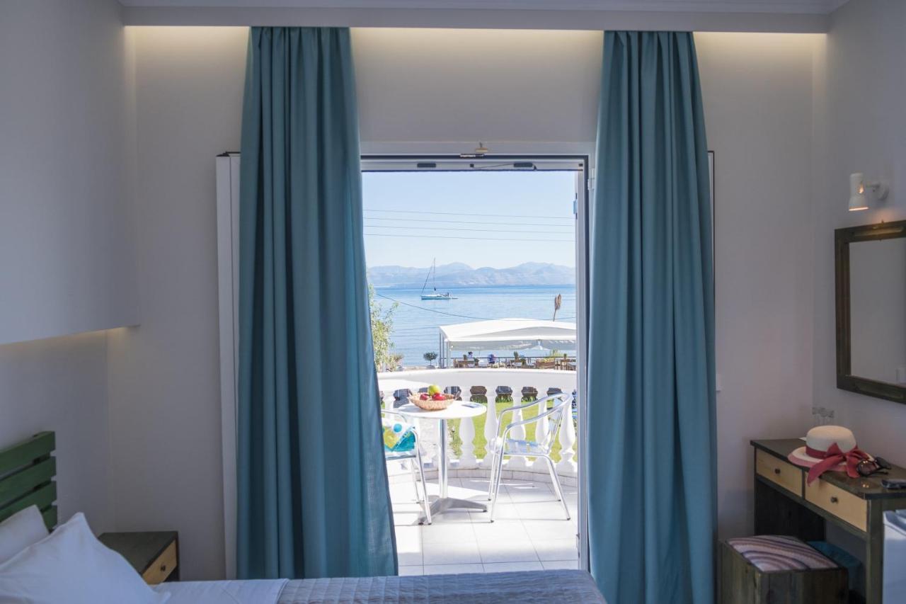 Christina Beachfront Rooms By Hotelius Petrití エクステリア 写真