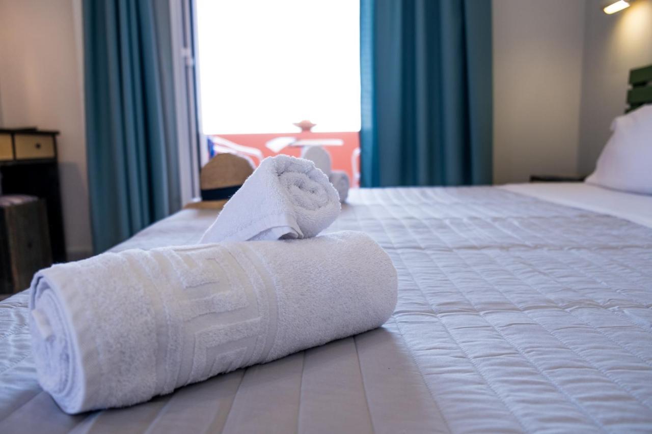 Christina Beachfront Rooms By Hotelius Petrití エクステリア 写真