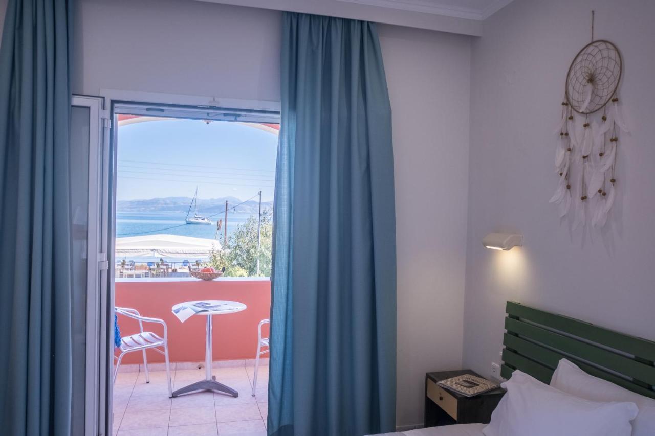 Christina Beachfront Rooms By Hotelius Petrití エクステリア 写真