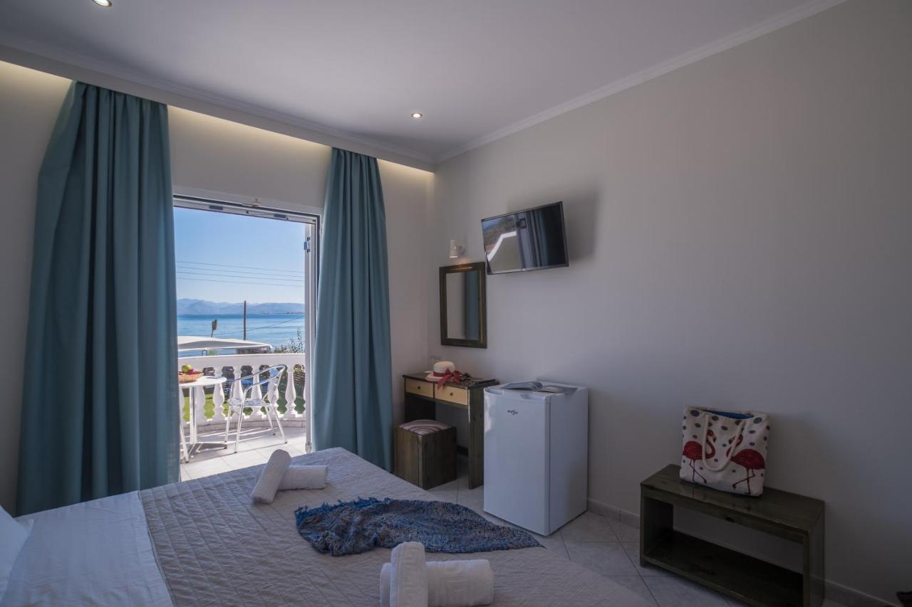 Christina Beachfront Rooms By Hotelius Petrití エクステリア 写真