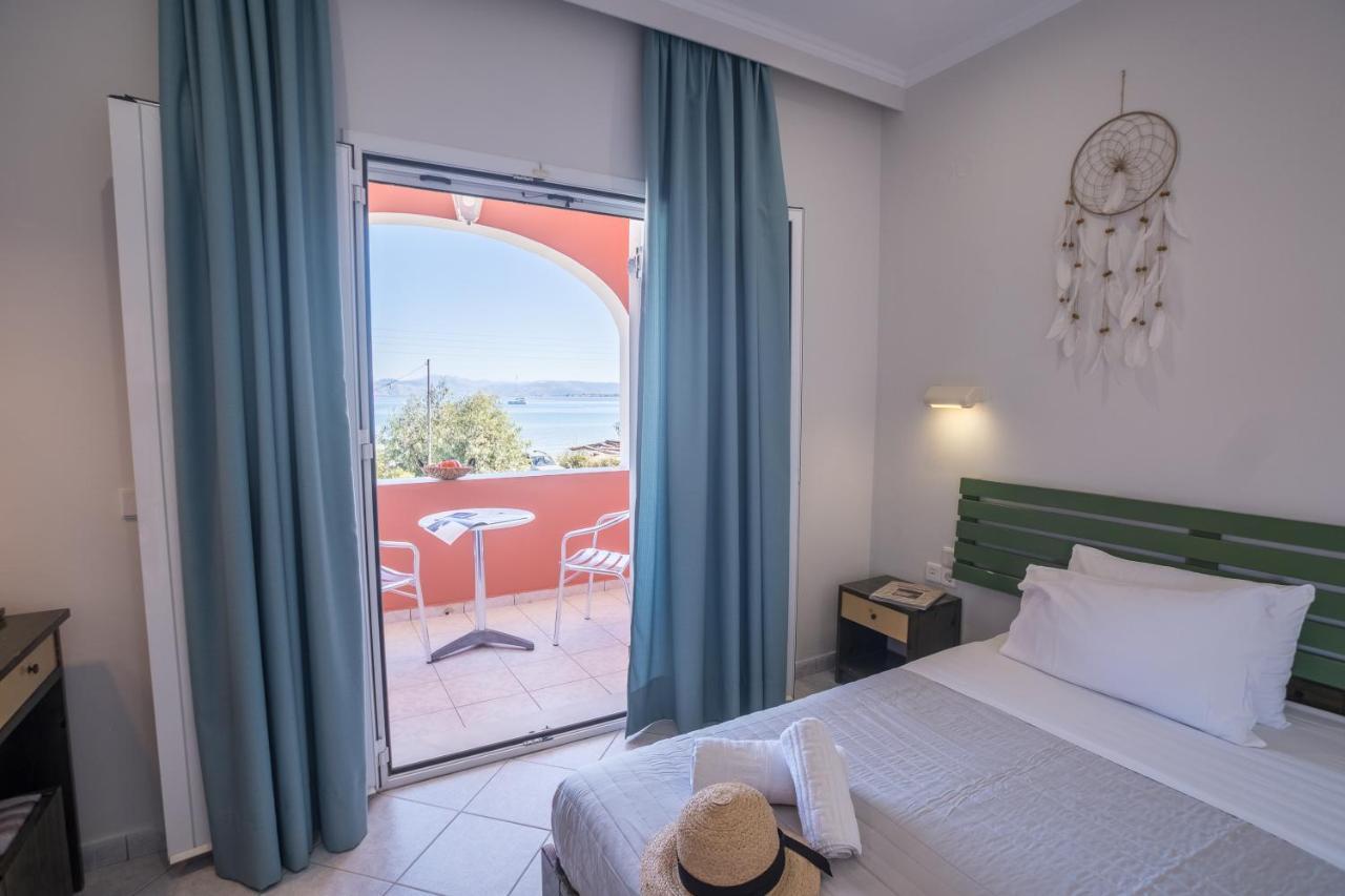 Christina Beachfront Rooms By Hotelius Petrití エクステリア 写真